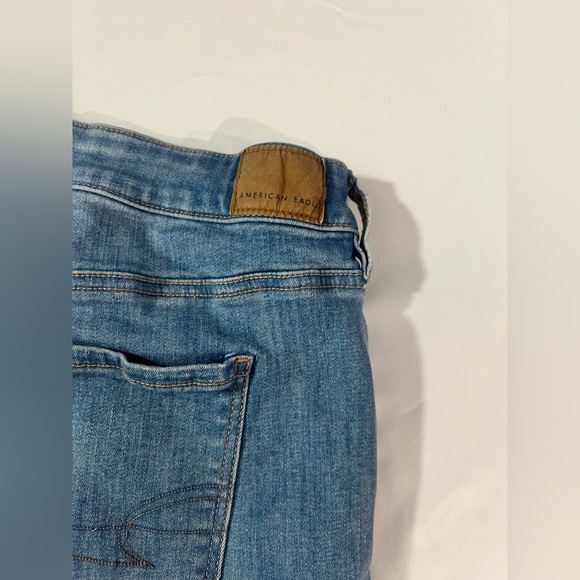 American Eagle Outfitters Light Blue Denim Jeans - Picture 3 of 6